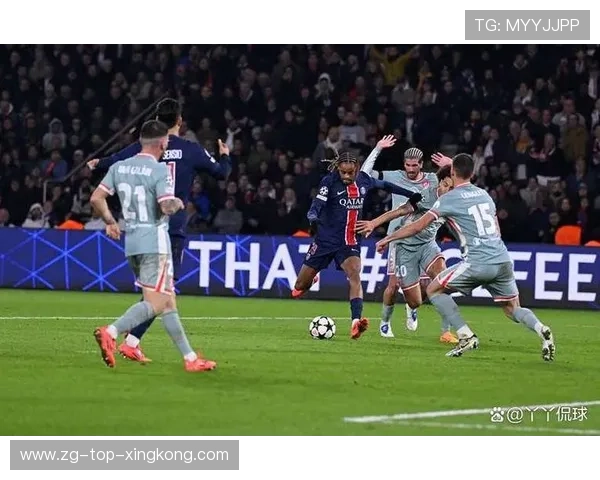 巴黎圣日耳曼高位压迫奏效，弗拉门戈被迫回收